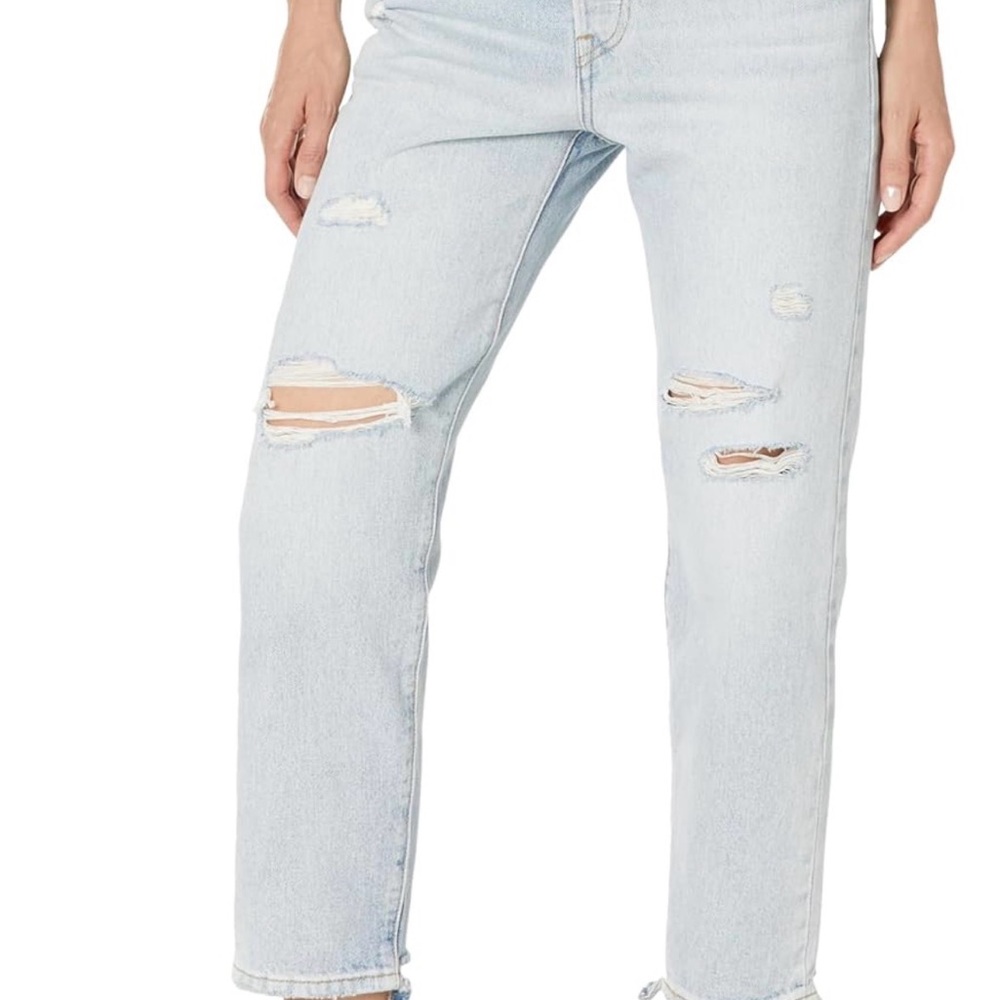 Levi's Women's 501 Crop Jeans  - light distressed